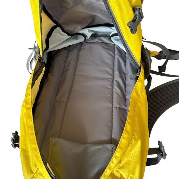 CamelBak Helena Hydration Pack Hiking Travel Outdoor Backpack